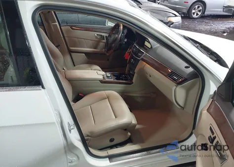 2012 Mercedes-Benz E 350 z USA, uszkodzony, nr VIN WDDHF5KB8CA552041